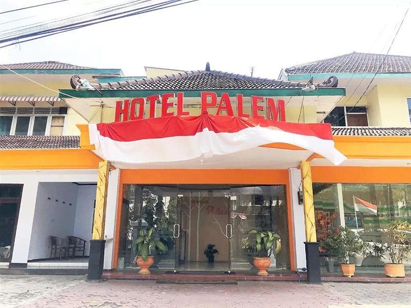 Hotel Palem 2 Syariah Malang Redpartner Bagian luar foto
