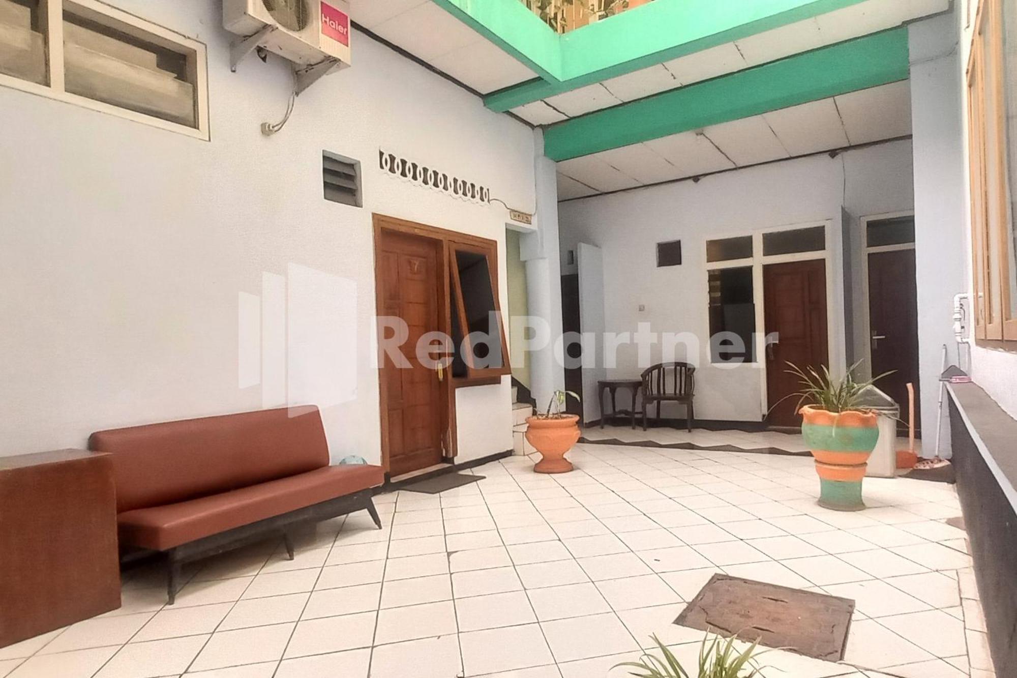 Hotel Palem 2 Syariah Malang Redpartner Bagian luar foto